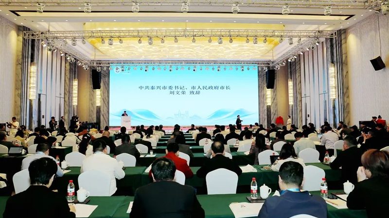 市场信誉：选择加盟代理公司时，要关注其在行业内的口碑和信誉。可以从以下途径了解：
